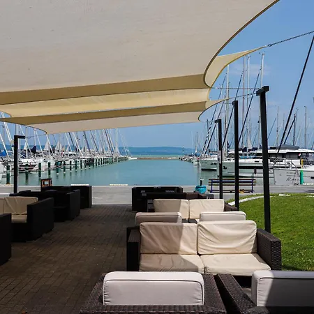 Bl Lakeview With Pool Διαμέρισμα *