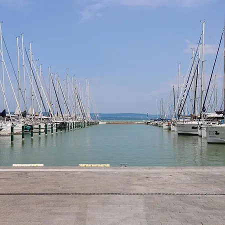Bl Lakeview With Pool Διαμέρισμα Balatonlelle