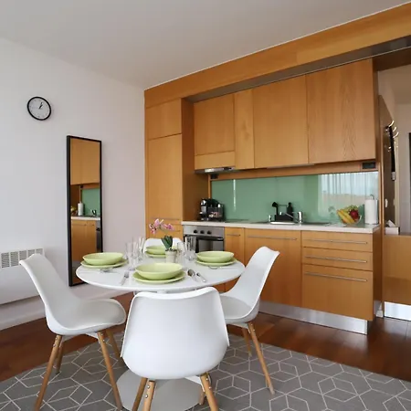 Bl Lakeview With Pool Apartament *